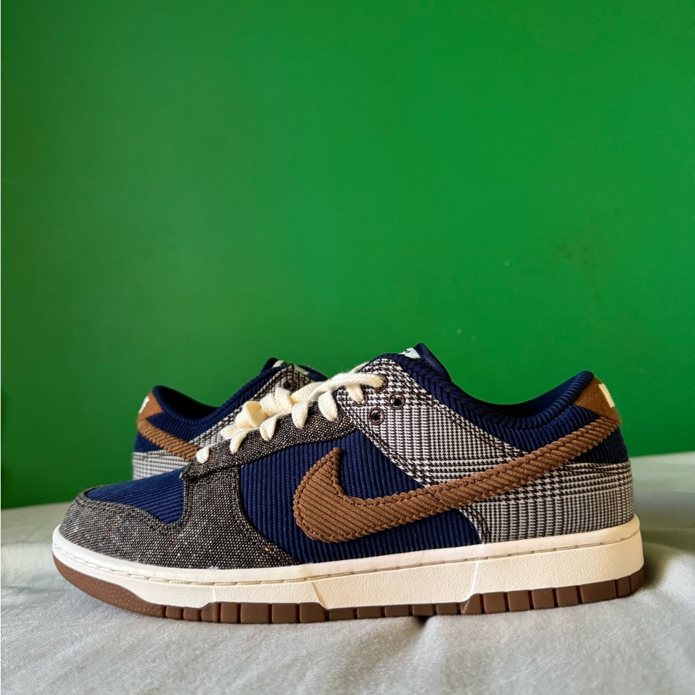 Nike dunk low tweed corduroy size 9.5